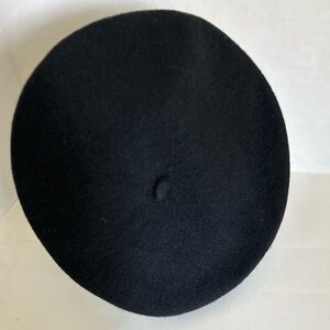 Basque Elegant Black Beret